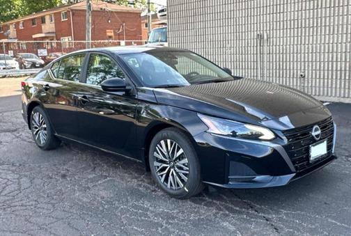 Super Black Clearcoat 2026 Nissan Altima 2.5 SV