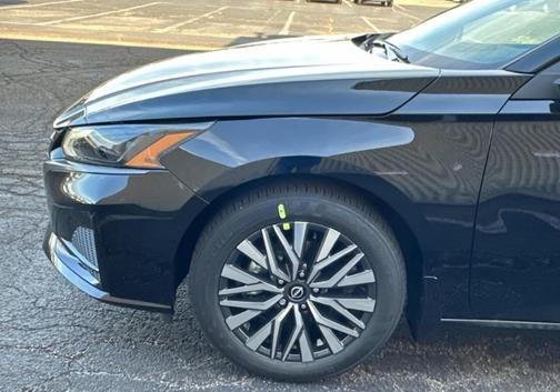 Super Black Clearcoat 2026 Nissan Altima 2.5 SV