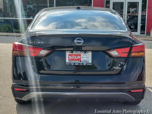 Super Black Clearcoat 2026 Nissan Altima 2.5 SV