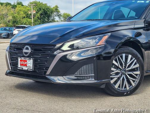 Super Black Clearcoat 2026 Nissan Altima 2.5 SV