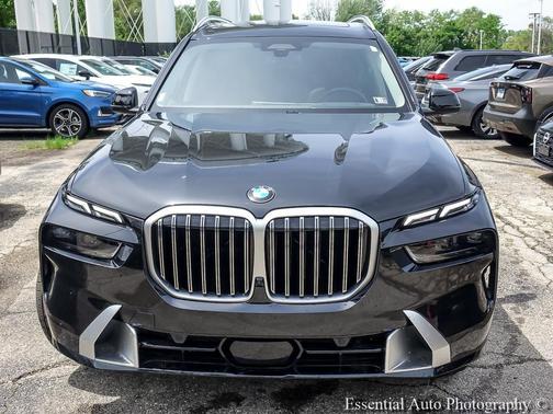 Black Sapphire Metallic 2024 BMW X7 xDrive40i