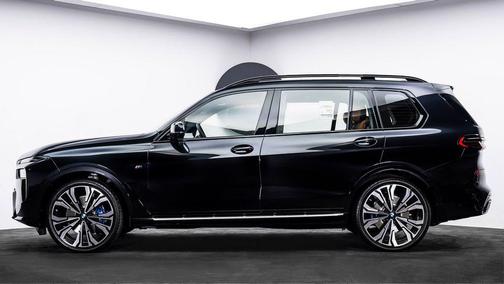 Black Sapphire Metallic 2024 BMW X7 xDrive40i