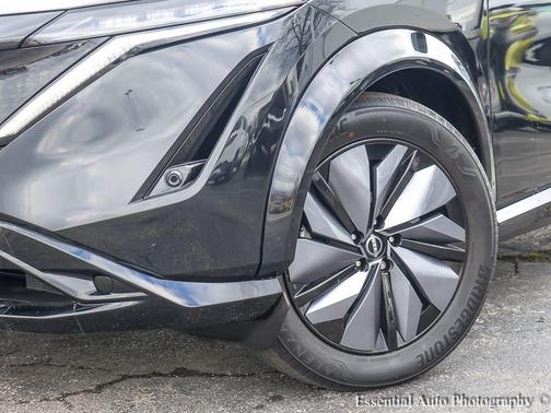 Black Diamond Pearl 2023 Nissan ARIYA ENGAGE