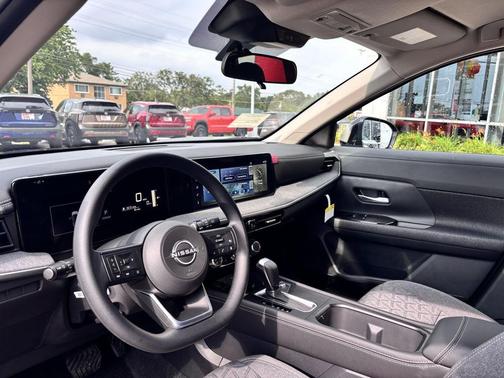 2025 Nissan Kicks SV
