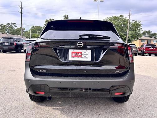 2025 Nissan Kicks SV