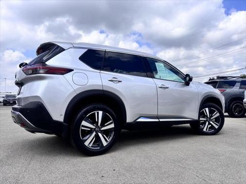 2022 Nissan Rogue SL