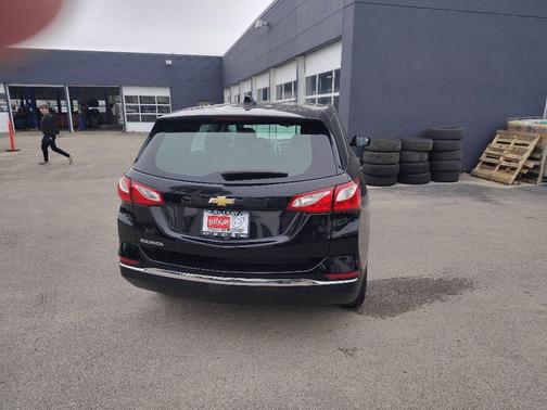 Mosaic Black Metallic 2018 Chevrolet Equinox LS