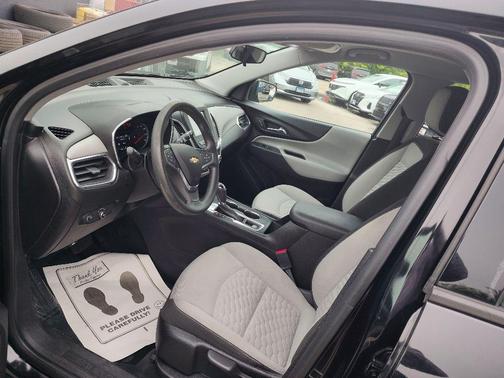 Mosaic Black Metallic 2018 Chevrolet Equinox LS
