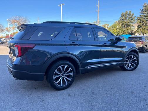 2022 Ford Explorer ST-Line