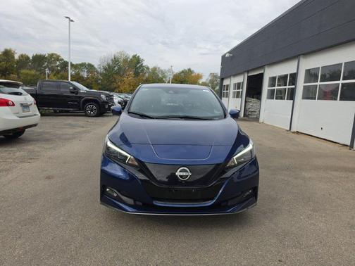 Deep Blue Pearl 2025 Nissan Leaf SV PLUS