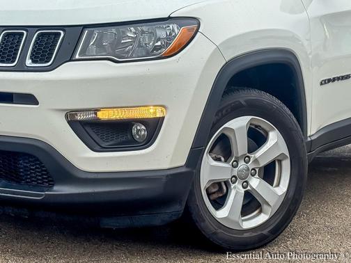 White Clearcoat 2019 Jeep Compass Latitude