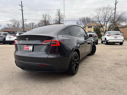 2024 Tesla Model Y Long Range Dual Motor All-Wheel Drive