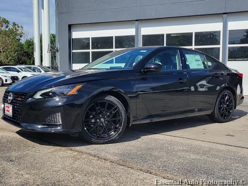 Super Black Clearcoat 2026 Nissan Altima SR FWD