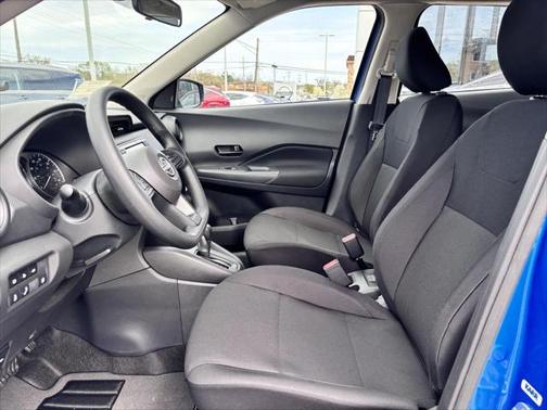 2025 Nissan Kicks S