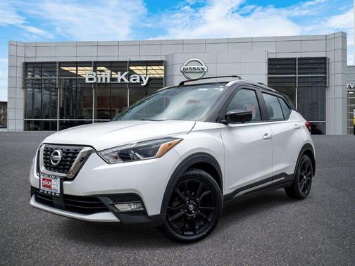 Aspen White/Super Black 2020 Nissan Kicks SR