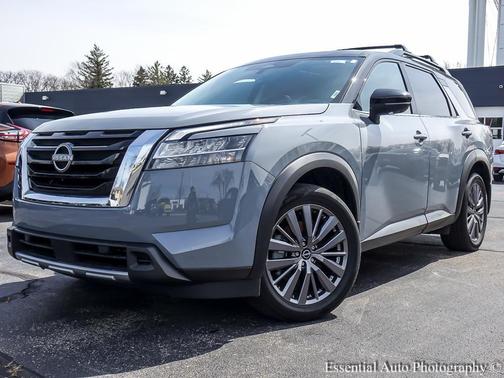 2023 Nissan Pathfinder SL 4WD