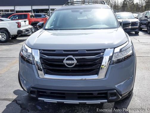 2023 Nissan Pathfinder SL 4WD