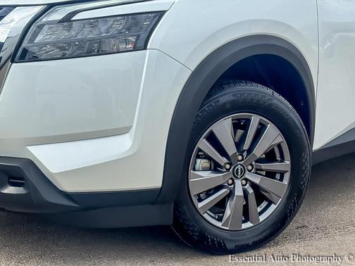 2025 Nissan Pathfinder SV 4WD