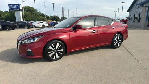 Scarlet Ember Tintcoat 2020 Nissan Altima 2.5 SV