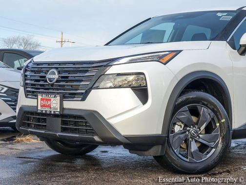 Everest White Pearl Tricoat 2026 Nissan Rogue SV
