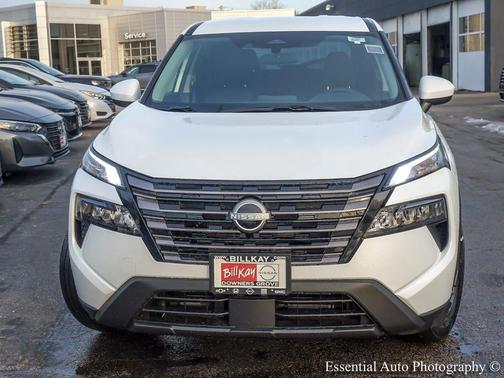 Everest White Pearl Tricoat 2026 Nissan Rogue SV