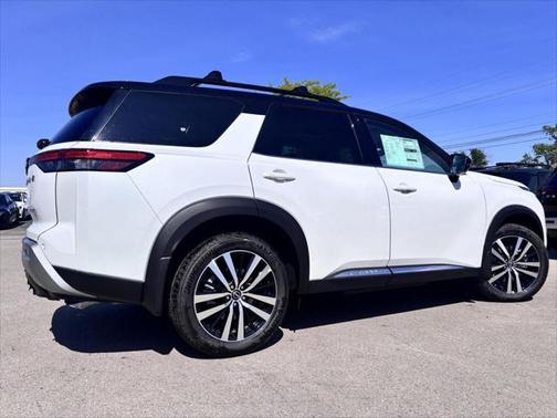 2025 Nissan Pathfinder Platinum 4WD