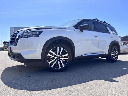 2025 Nissan Pathfinder Platinum 4WD