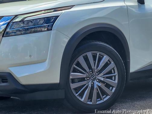 Pearl White Tricoat 2023 Nissan Pathfinder SL 4WD