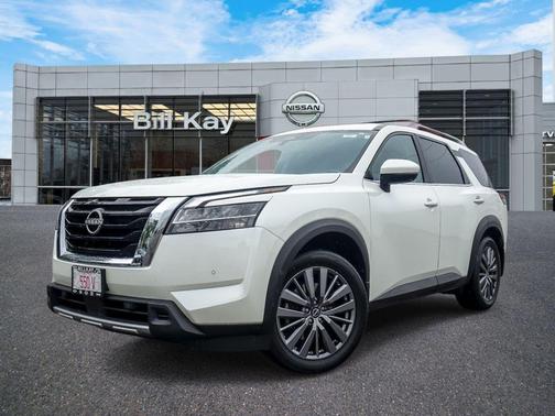 Pearl White Tricoat 2023 Nissan Pathfinder SL 4WD