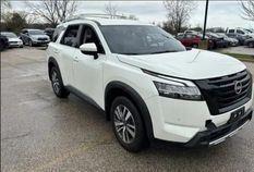 Pearl White Tricoat 2023 Nissan Pathfinder SL 4WD