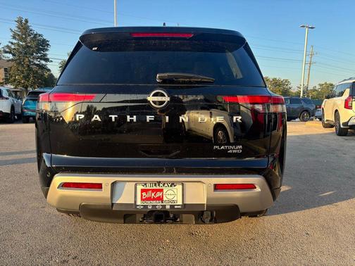 2025 Nissan Pathfinder Platinum 4WD