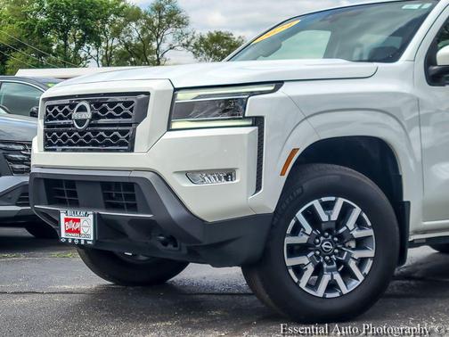 Glacier White 2024 Nissan Frontier SL