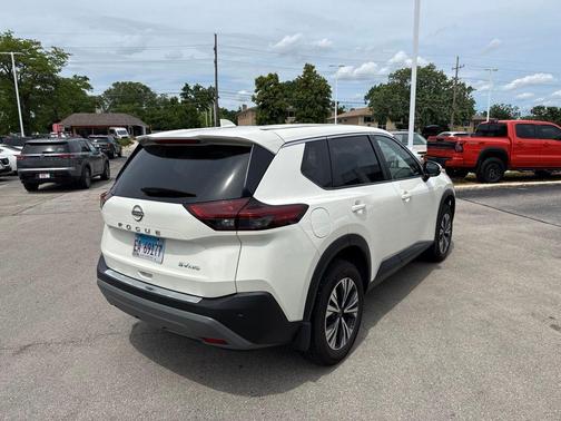 Pearl White Tricoat 2023 Nissan Rogue SV