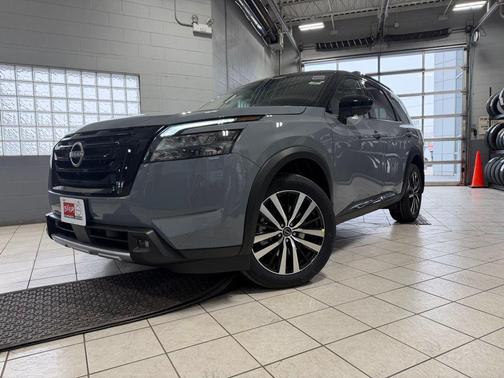 2025 Nissan Pathfinder Platinum 4WD