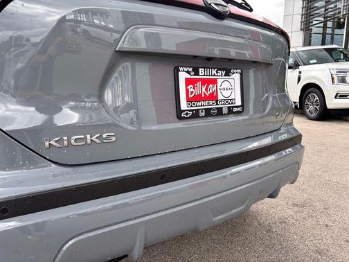 2024 Nissan Kicks SR