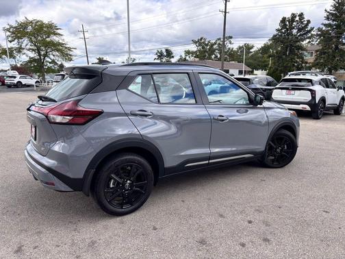 2024 Nissan Kicks SR