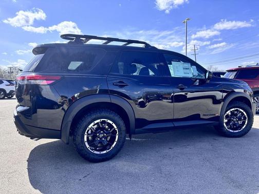 2025 Nissan Pathfinder Rock Creek 4WD