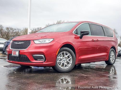 Red Hot Pearlcoat 2025 Chrysler Pacifica L