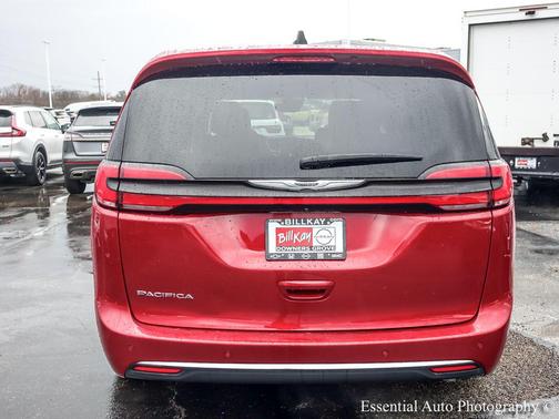 Red Hot Pearlcoat 2025 Chrysler Pacifica L