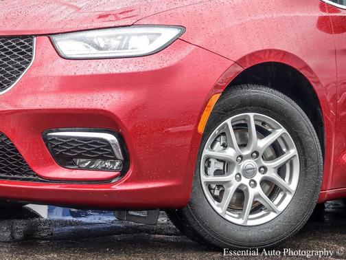 Red Hot Pearlcoat 2025 Chrysler Pacifica L