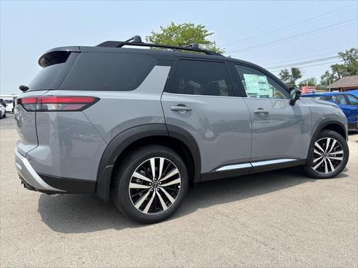 2025 Nissan Pathfinder Platinum 4WD
