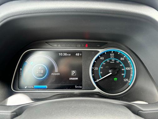 Super Black 2025 Nissan Leaf SV PLUS