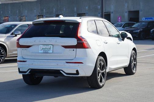 2025 Volvo V60 Cross Country Plus, B5 AWD Gas (mild hybrid)