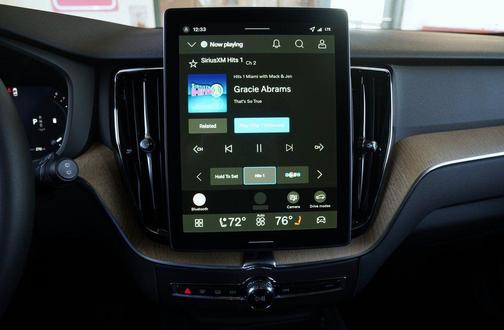 2025 Volvo V60 Cross Country Plus, B5 AWD Gas (mild hybrid)