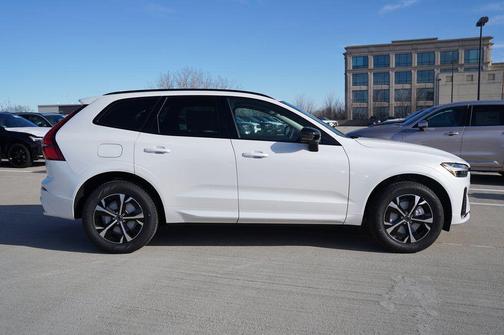 2025 Volvo V60 Cross Country Plus, B5 AWD Gas (mild hybrid)