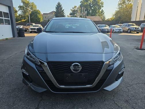 Gun Metallic 2019 Nissan Altima 2.5 SR