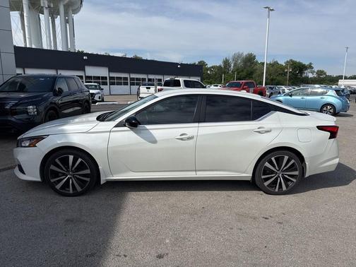 Pearl White Tricoat 2020 Nissan Altima SR Intelligent AWD