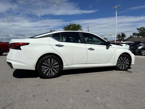 2025 Nissan Altima SV FWD