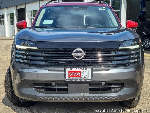 Gun Metallic/Scarlet Ember Tintcoat 2026 Nissan Kicks SV
