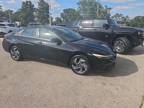Abyss Black 2025 Hyundai ELANTRA HEV Limited